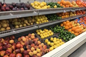 野菜が並ぶスーパー